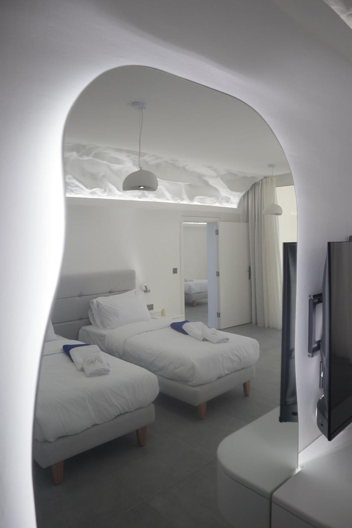 Aqualand Hotel & Resort Batroun Extérieur photo