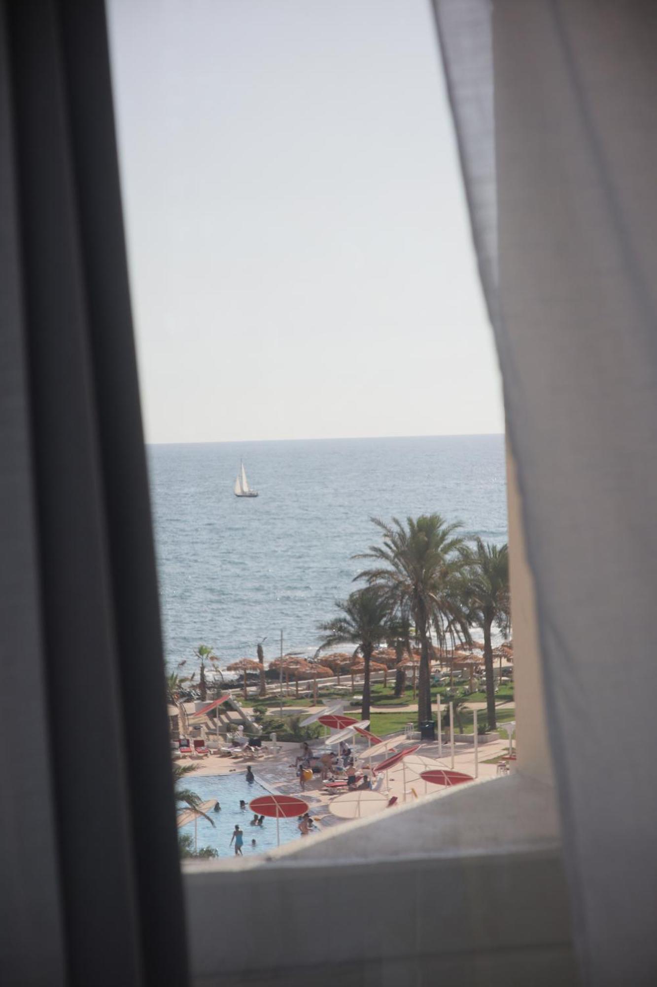 Aqualand Hotel & Resort Batroun Extérieur photo