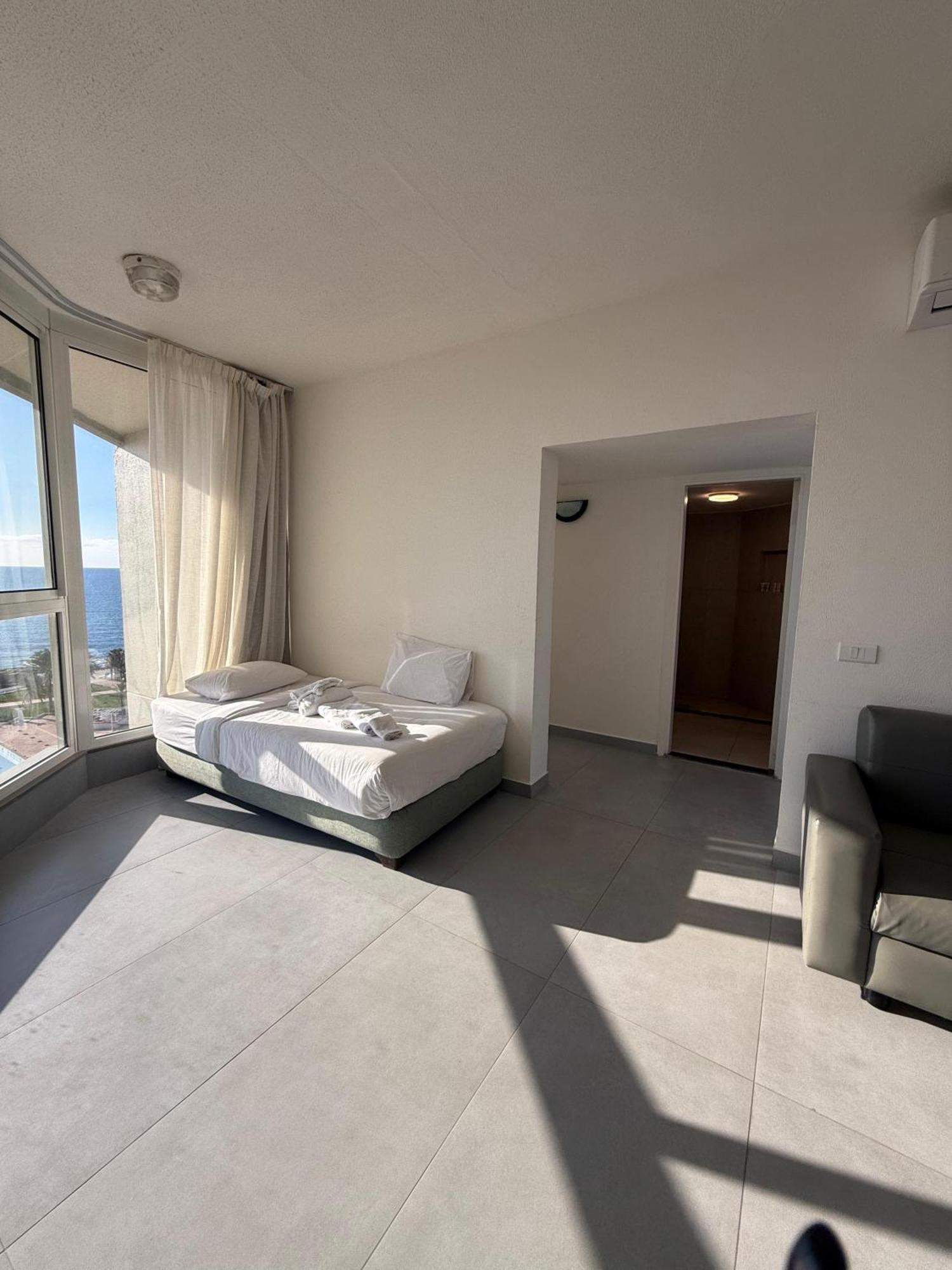 Aqualand Hotel & Resort Batroun Extérieur photo