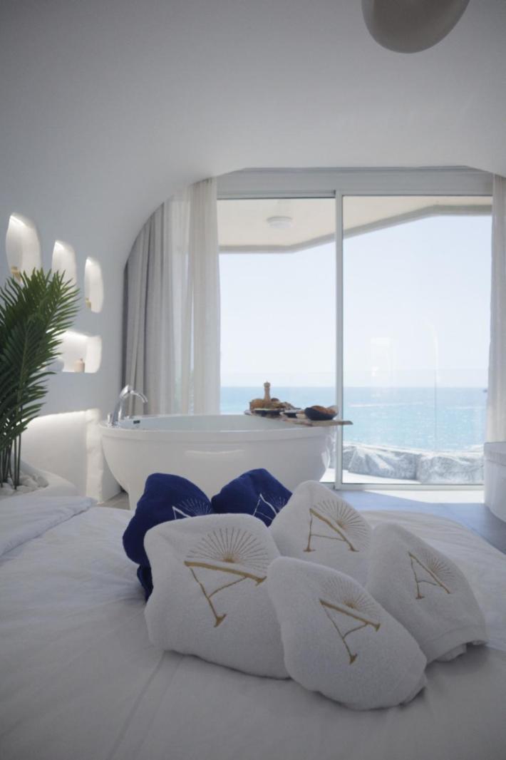Aqualand Hotel & Resort Batroun Extérieur photo