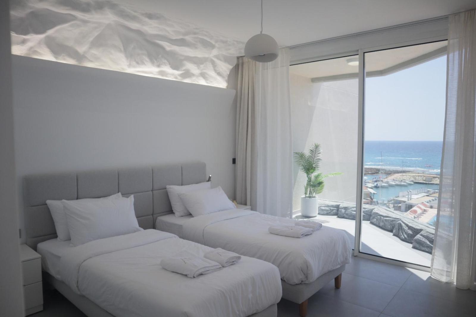 Aqualand Hotel & Resort Batroun Extérieur photo
